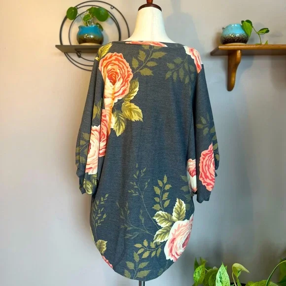 LuLaRoe Rose Oversized Floral Shirt Comfy - Picture 2 of 7